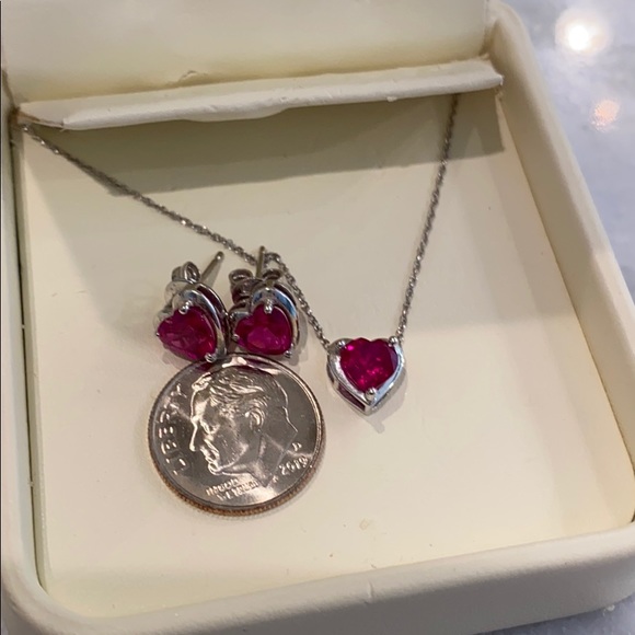 Jared white gold and ruby heart valentine’s set - Picture 2 of 5